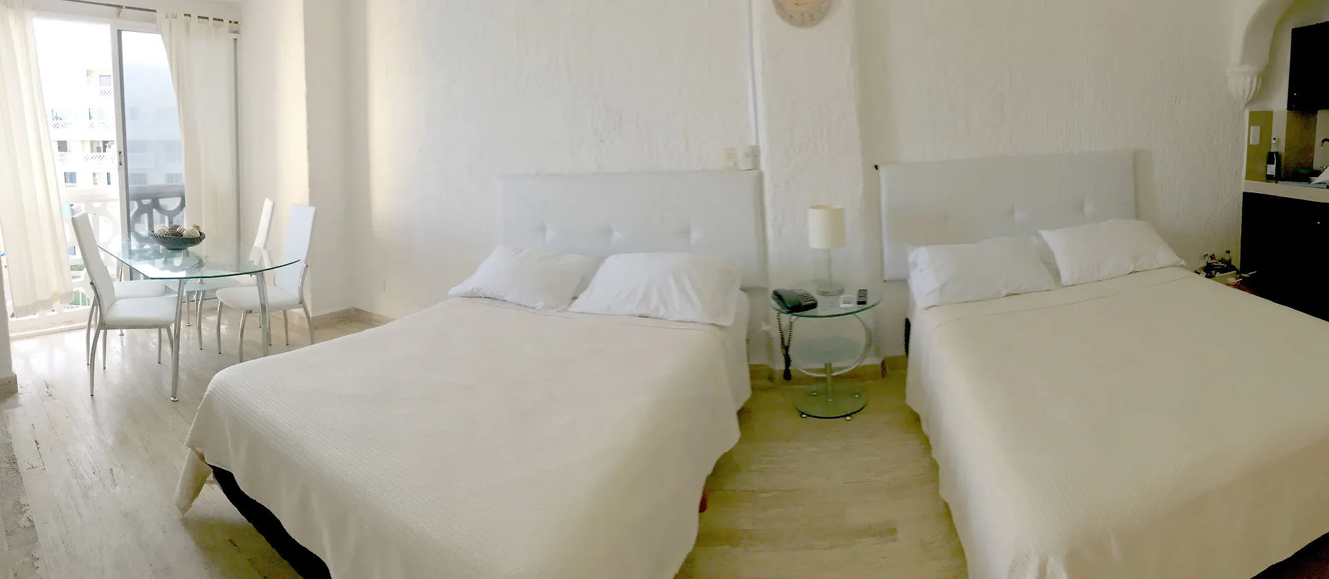 Cancun Plaza Condo Hotel