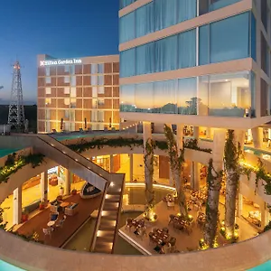 מלון Hilton Garden Airport