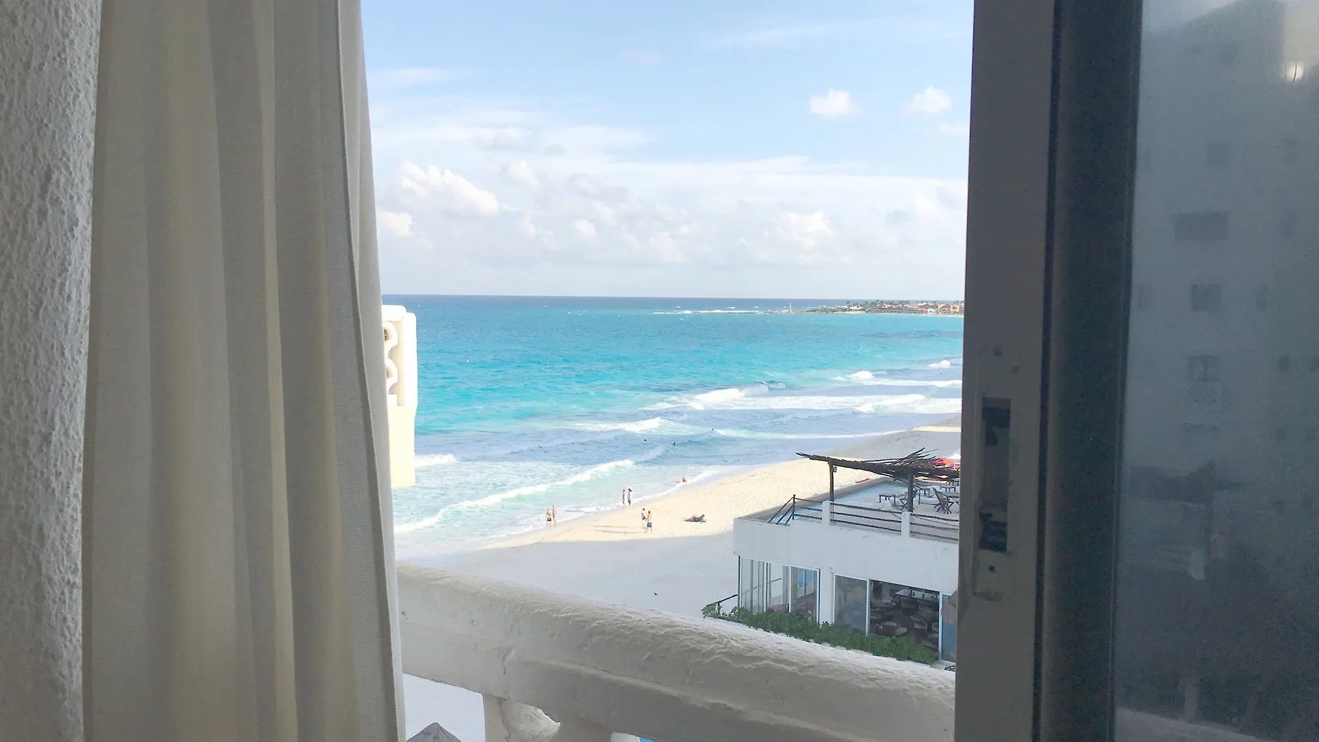 Cancun Plaza Condo 3*,